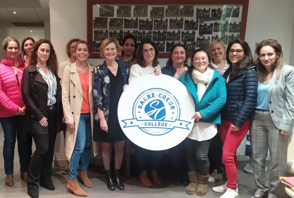 Photo de groupe de bénévoles de l'APEL du collège du Sacré-Coeur