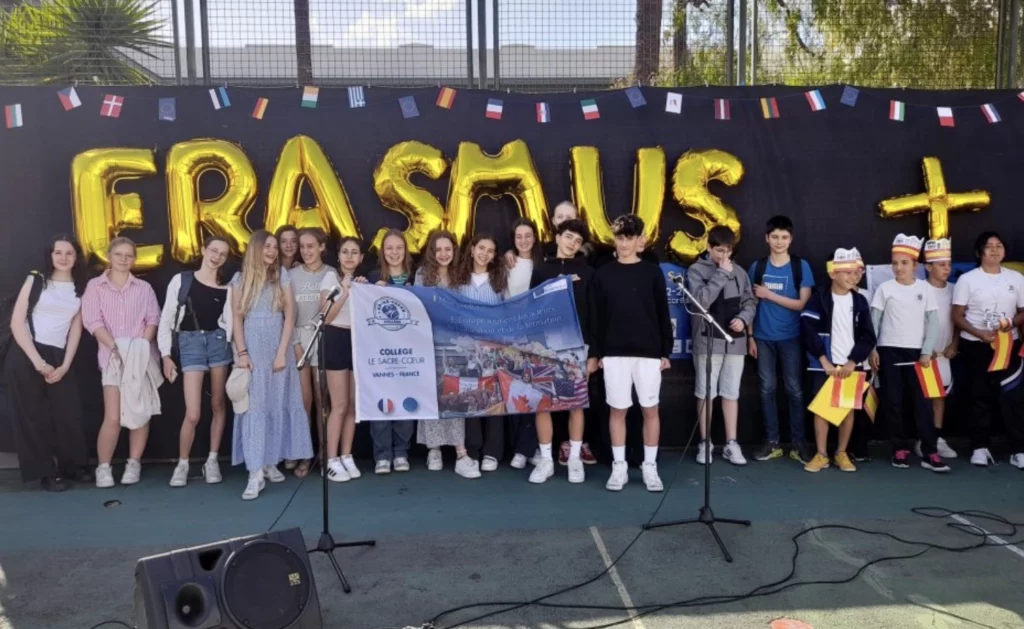 Photo de groupe du collège Sacré-Cœur en Erasmus à Tenerife