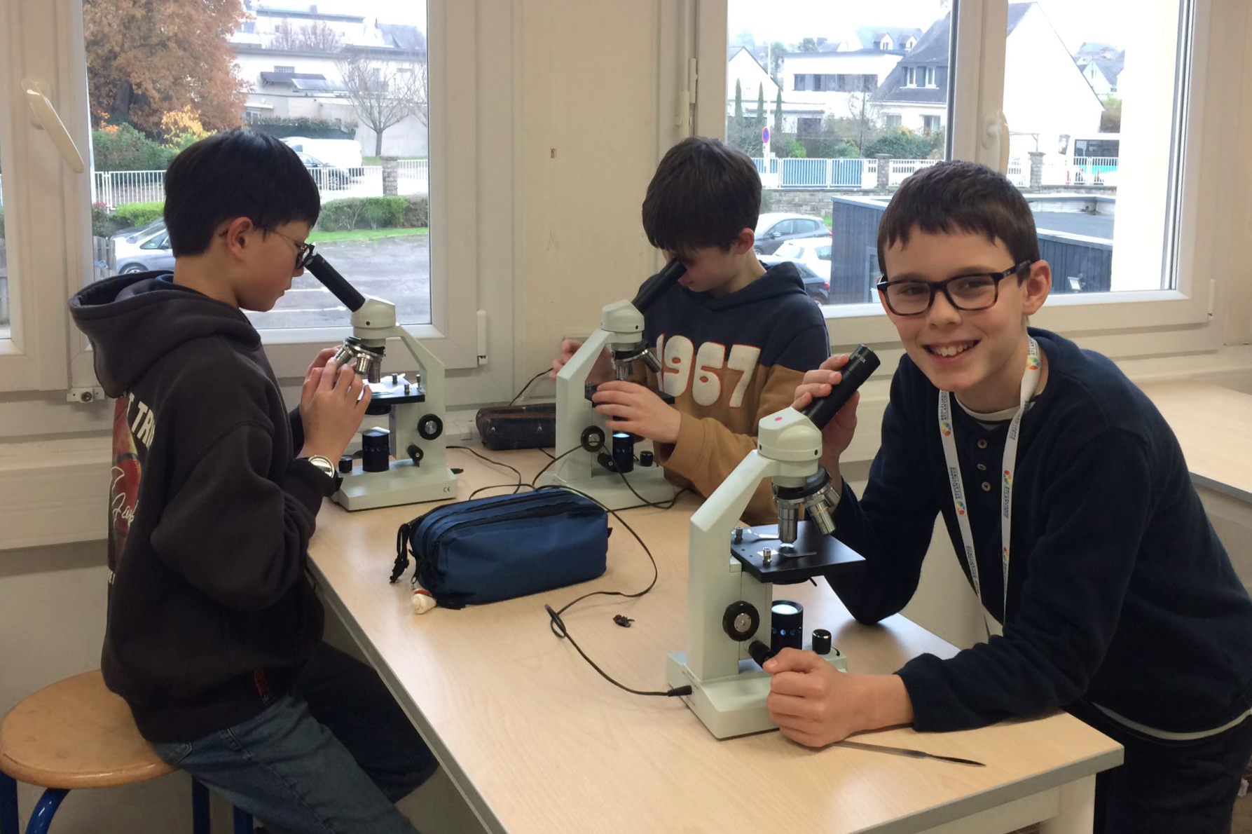 Microscopes de laboratoire